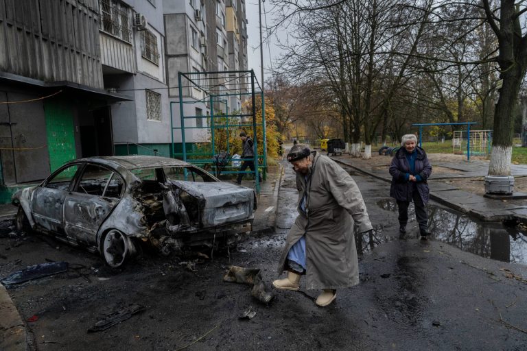 Ukránok százai hagyták el Herszont vasárnap