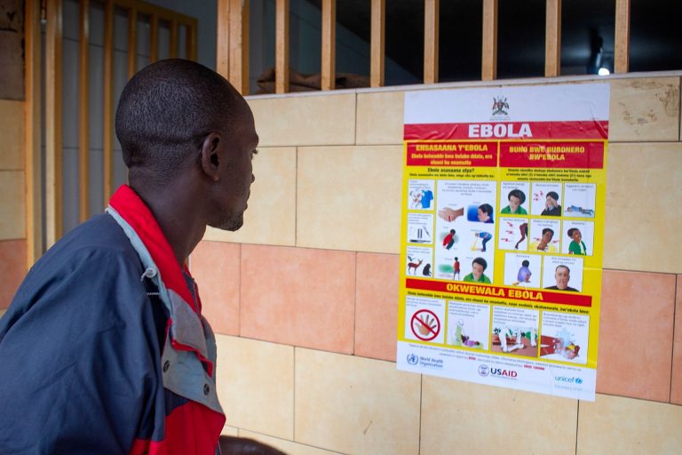 Uganda 21 nappal meghosszabbítja a karantént az ebola-járvány miatt