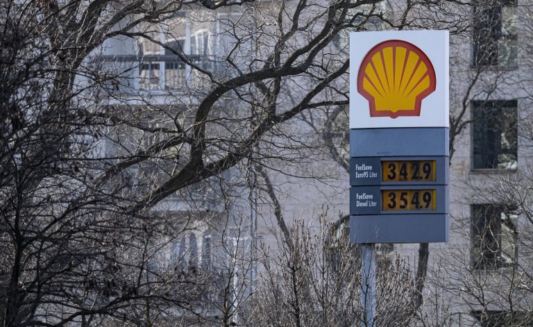 Jelentős korlátozás a Shellnél, tovább limitálták a tankolható mennyiséget