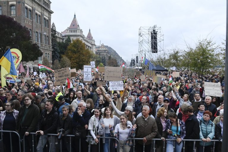 Otthagyja nyíltan elhatárolódó iskoláját Pankotai Lili