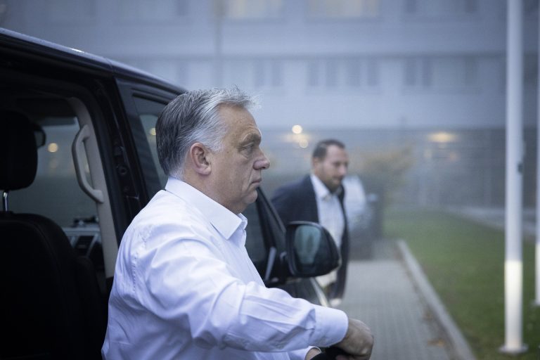 Kormányülés: munkában Orbán Viktorék (videó)