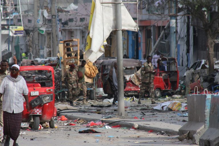 Szélsőséges iszlamisták támadtak egy katonai bázisra Közép-Szomáliában