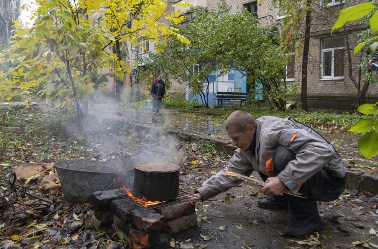 Ukrán polgármester-helyettes: egyre nehezebb a túlélés az ostromlott Bahmutban