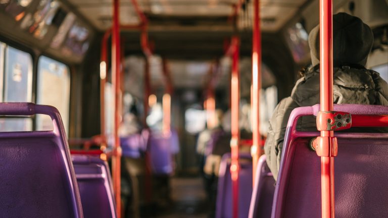 Az utasok életét kockáztatva, bedrogozva ült a volán mögé egy buszsofőr Szlovákiában