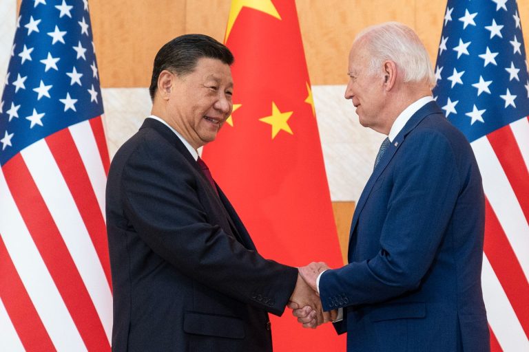 Az amerikai és a kínai elnök is elítéli az oroszok nukleáris fenyegetéseit