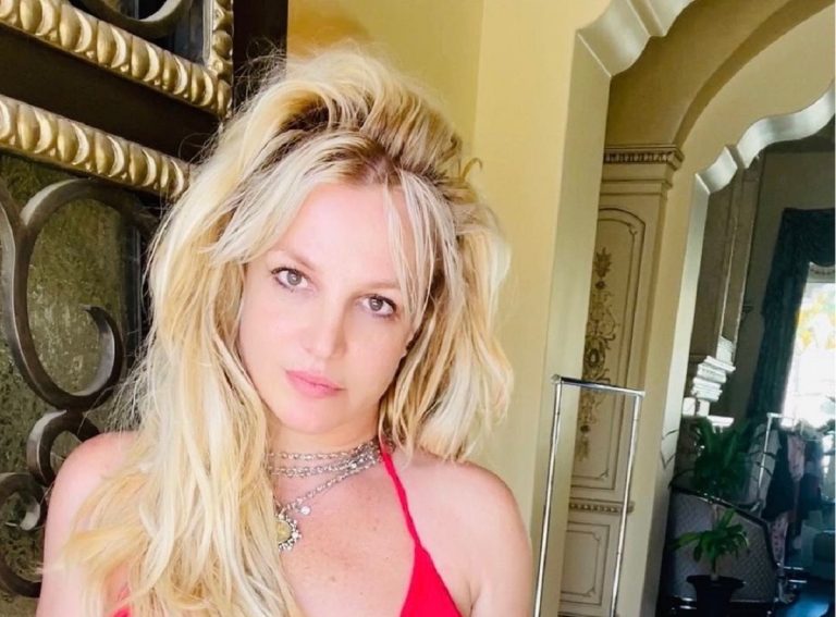 Így rázza magát bugyiban Britney Spears (videó)