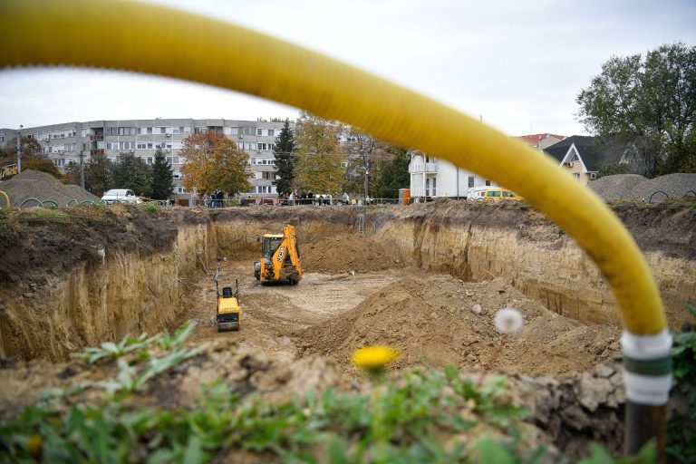 Megtorpant az építőipar, mindenki az árak csökkenésére vár