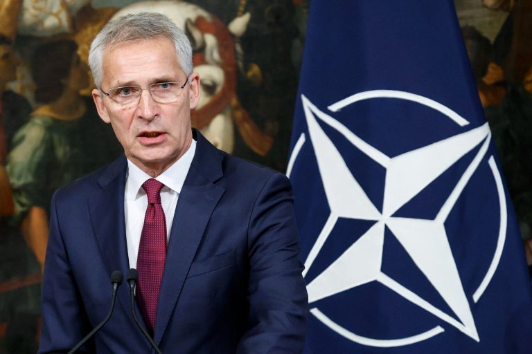 Stoltenberg: támogatni kell Ukrajnát és nem szabad alábecsülni Oroszországot