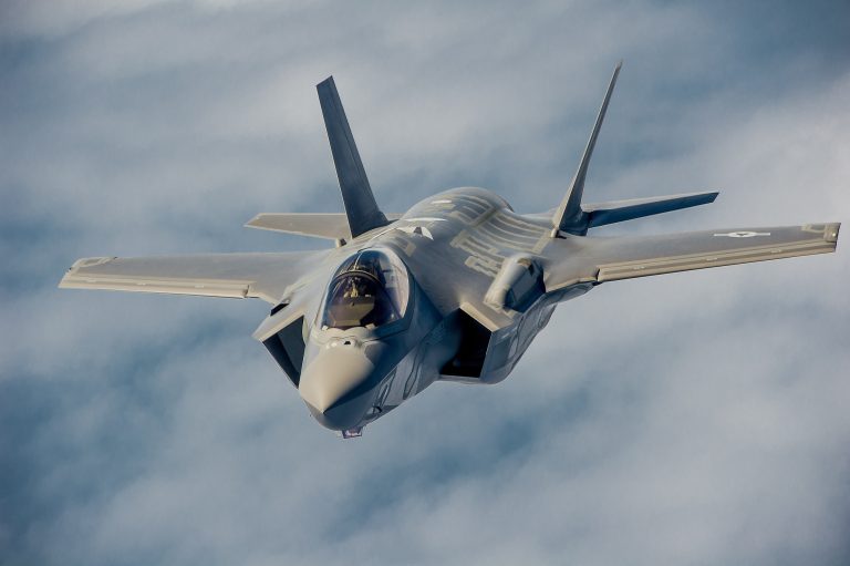 A Pentagon ideiglenesen repülési tilalmat rendel el az F-35-ösökre