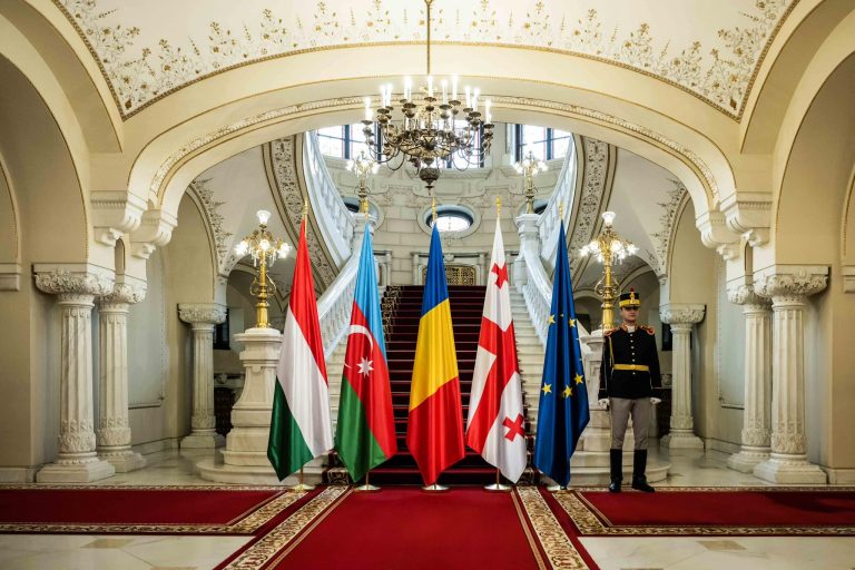 Hatalmas bejelentés: zöldenergia-vezeték épül Magyarország és Azerbajdzsán között