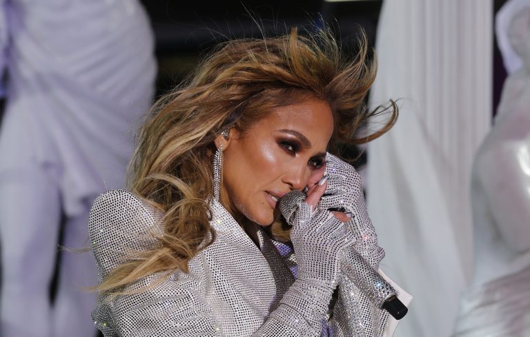 Jennifer Lopez 53 éves, de mintha csak 33 lenne (fotók)