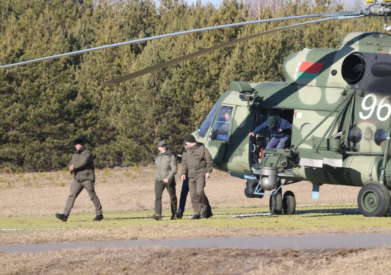 Fehéroroszország a katonai felszerelés és a biztonsági erők mozgatására készül