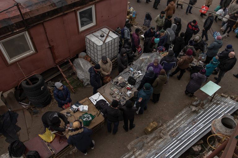 „Mindegyik méltó büntetést fog kapni” – orosz kollaboránsokra vadásznak Herszonban