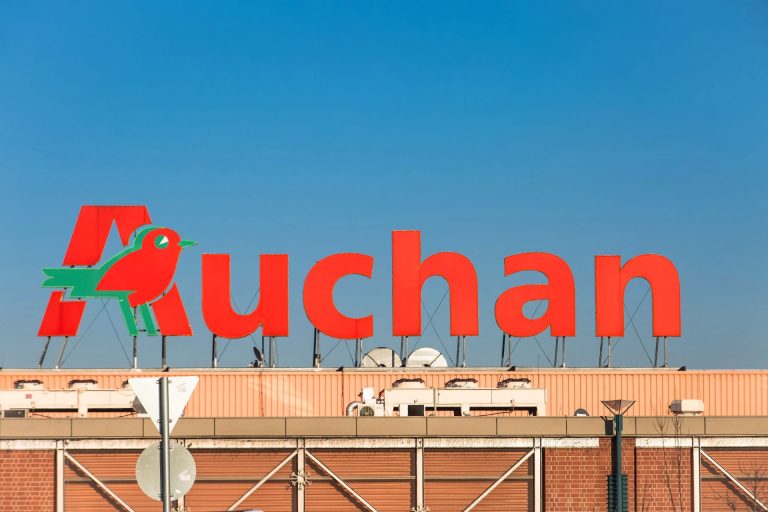 Az Auchan olcsóbb üzemanyaggal csábítja a vásárlókat, mutatjuk az árakat