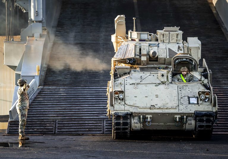 Érkeznek az amerikai tankok, megkezdik a NATO keleti szárnyának megerősítését