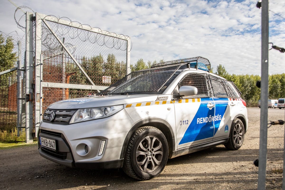 A hét utolsó napján is csak belépésre használható a röszkei közúti határátkelőhely