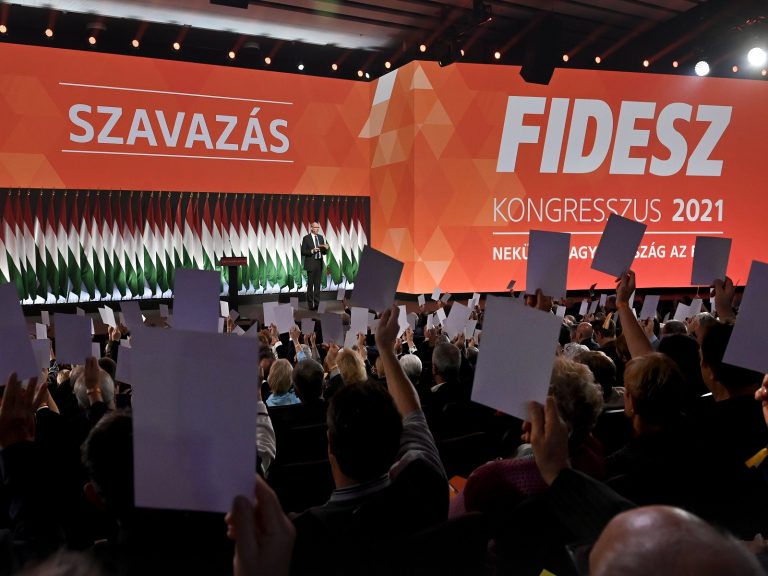 Közvélemény-kutatás: még mindig a Fidesz a legnépszerűbb párt