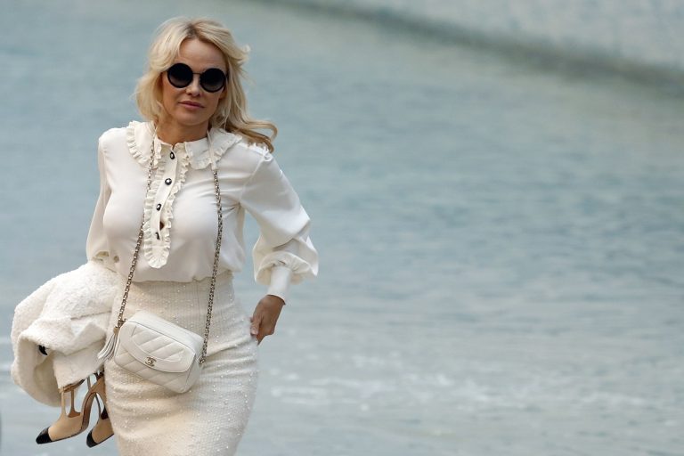 Pamela Anderson azt állítja, Tim Allen zaklatta őt évekkel ezelőtt