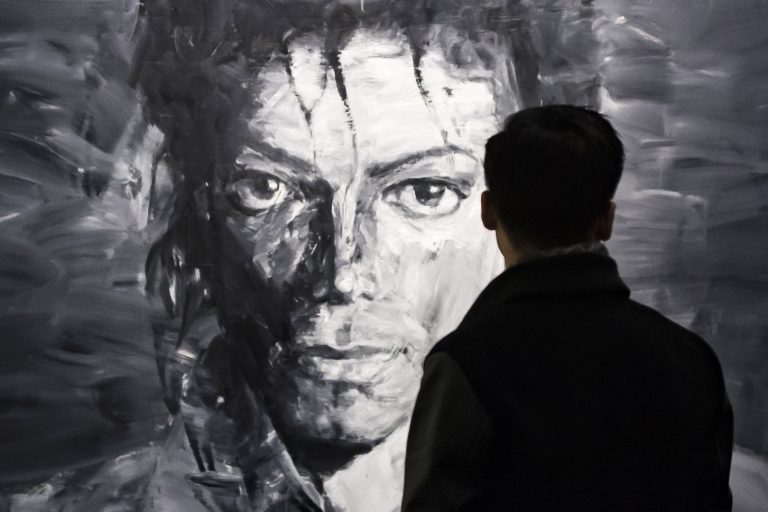 Életrajzi film készül Michael Jacksonról, az unokaöccse játssza el a legendát