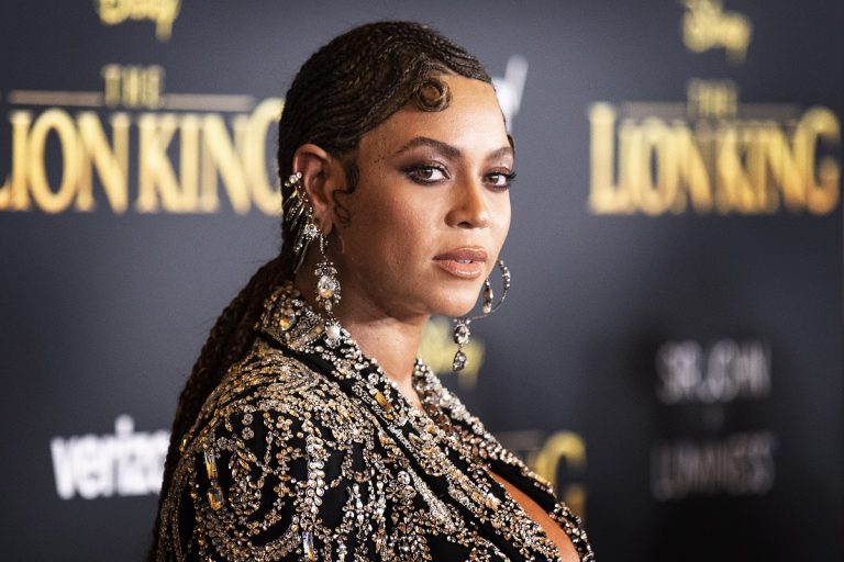 Visszatért a színpadra Beyoncé, a dubaji koncertjével sokakat ámulatba ejtett