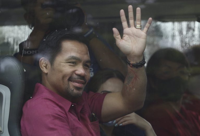 44 évesen térhet vissza a ringbe Manny Pacquiao