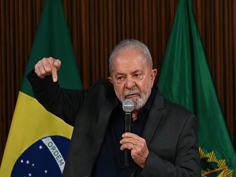 Lula leváltotta a brazil hadsereg főparancsnokát, egy tábornok lépett a helyébe