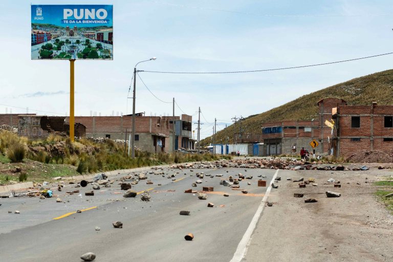 Szörnyű busztragédia történt Peruban, legalább 25-en meghaltak