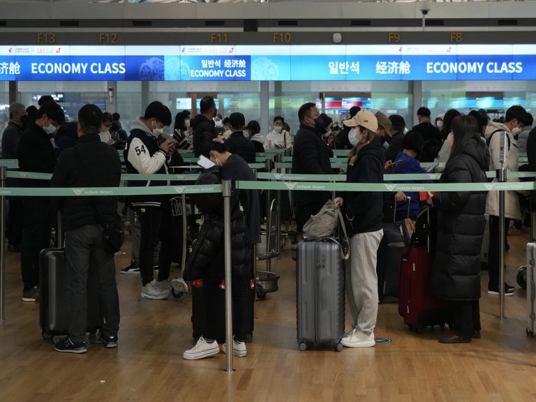 Kína vasárnaptól újra megkezdi az országba utazó japán állampolgárok vízumkiadását