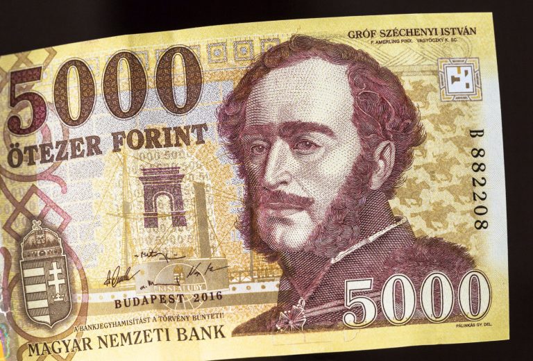 Nem találta a helyét a forint kedden, vegyesen zárt estére