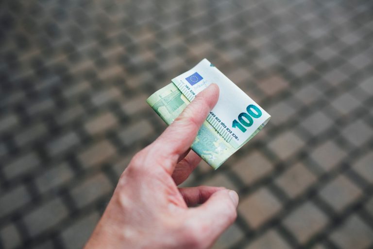 Változás: mától már csak euróban lehet fizetni a magyarok kedvenc üdülőhelyén