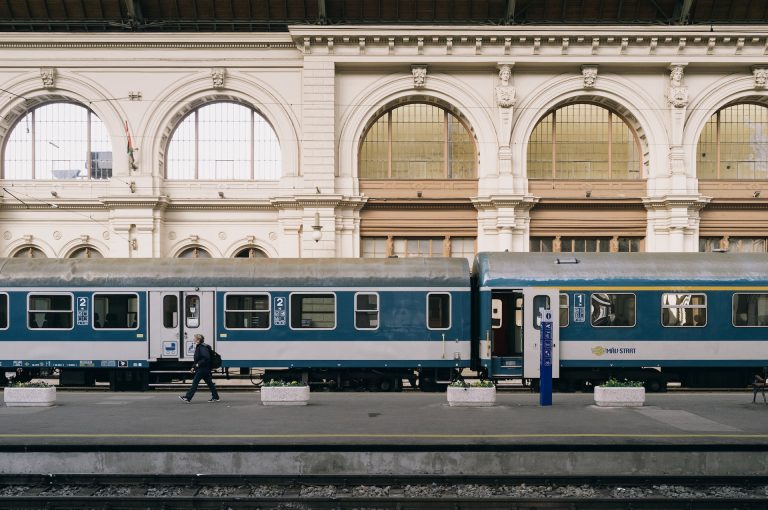 Tizennégy magyar vasútállomást érint ez a fontos változás, itt a lista
