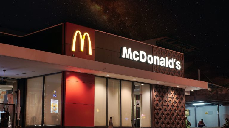 Így készül a szívószálmentes jövőre a McDonald’s