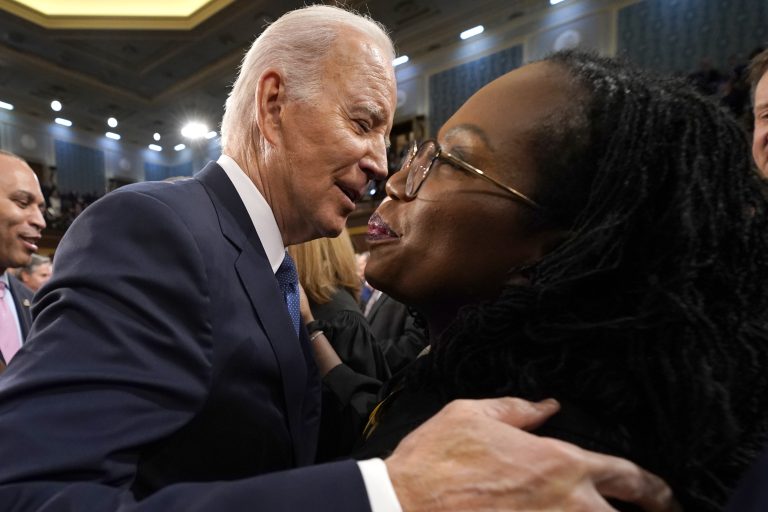 Joe Biden keményen megadóztatná a milliárdosokat