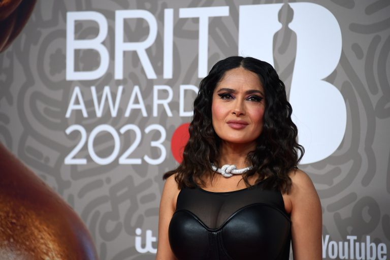 Videón Salma Hayek őrjítően szexi megjelenése