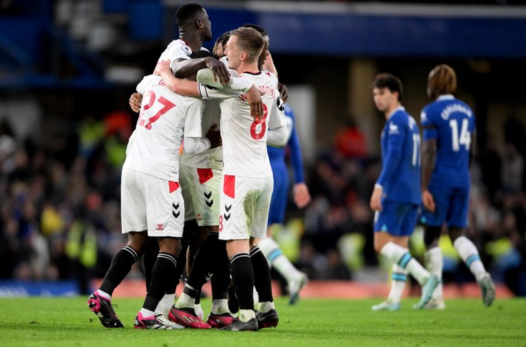 Az utolsó helyezett is legyőzte a Chelsea-t Londonban, megint az Arsenal vezet