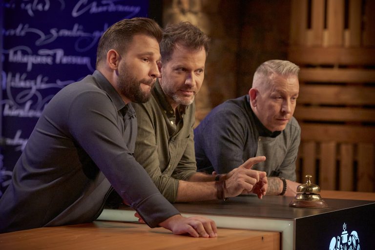 Rácz Jenő megmutatta az operált lábát