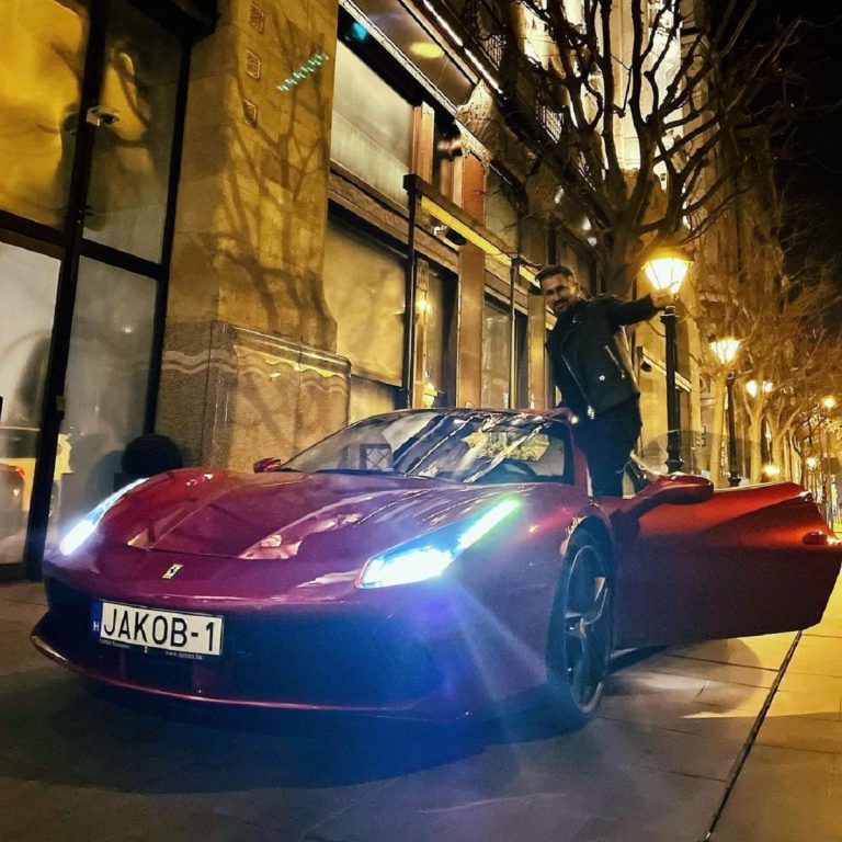 Jákob Zoltán megmutatta a két Ferrariját (videó)