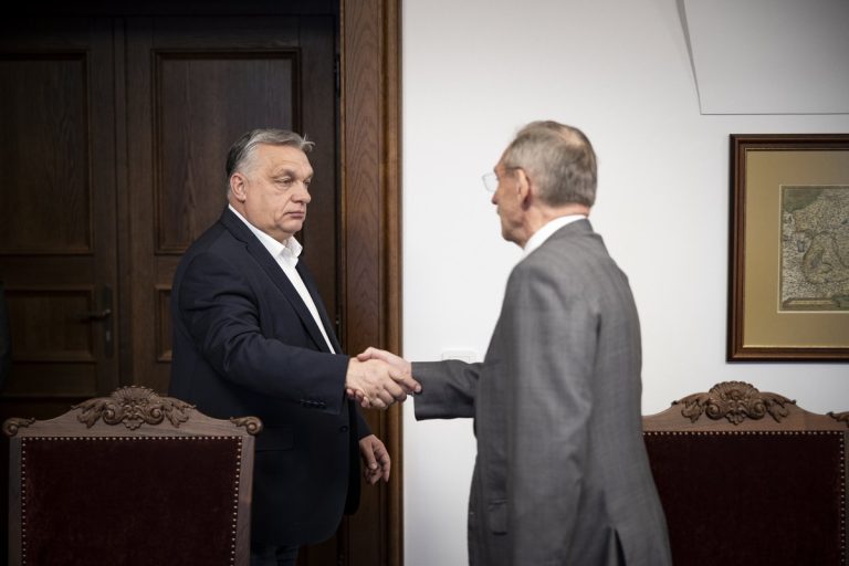 Orbán Viktor: „a genderpropagandát nem szabad félvállról venni”