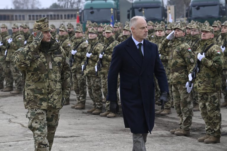 Pontozás alapján küldik el a tiszteket a honvédségből