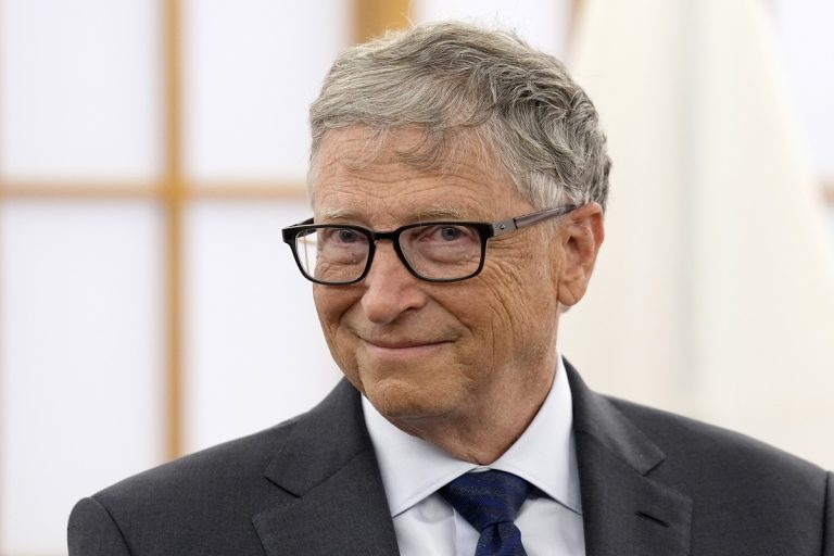 A mesterséges intelligencia által feltett kérdésekre válaszolt Bill Gates