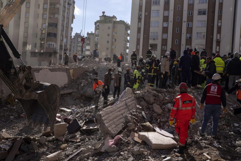 6,5 millió eurós humanitárius segítséget nyújt Törökországnak és Szíriának az EU