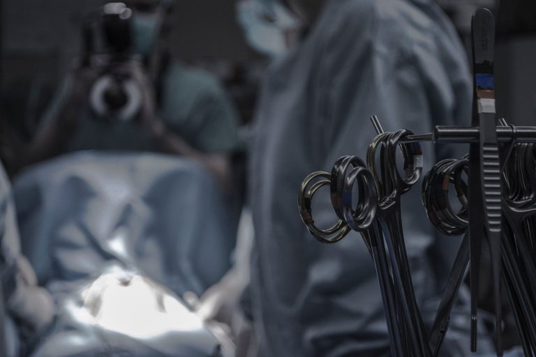Sikeres végtagmentő medenceműtétet hajtottak végre a Semmelweis Egyetemen