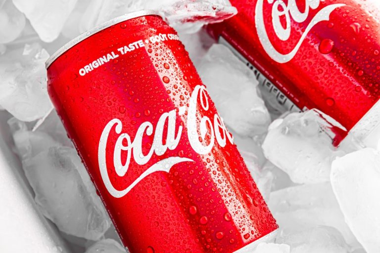 Coca-Cola: az áremelés miatt nőtt a bevétel, de csökkent a kereslet