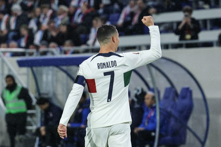 Ronaldo egy méregdrága Bugatti Centodiecivel járta Madrid utcáit (videó)