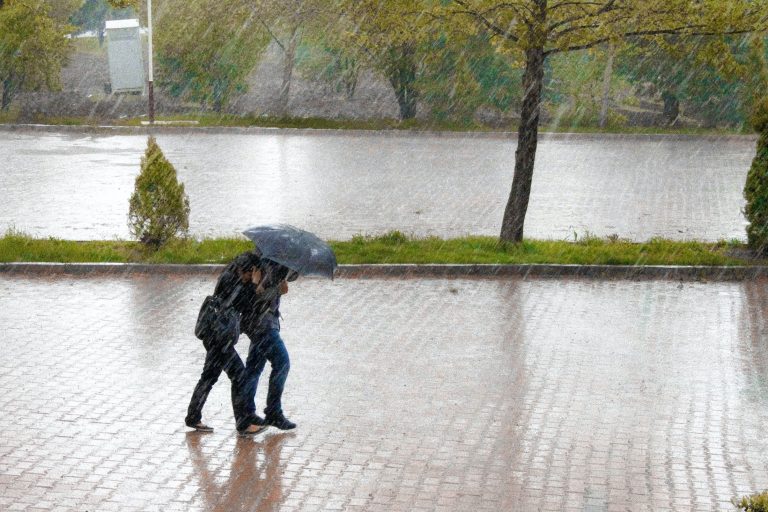 Heves zivatarok miatt elsőfokú riasztást adott ki a meteorológiai szolgálat