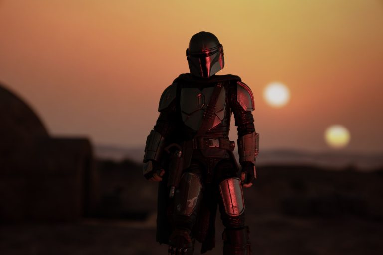 Fontos részlet derült ki az egyik karakterről a Mandalorian 3. évadának premierjéből