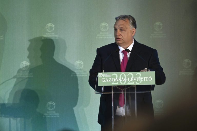 Orbán Viktor: gázerőműveket fogunk építeni