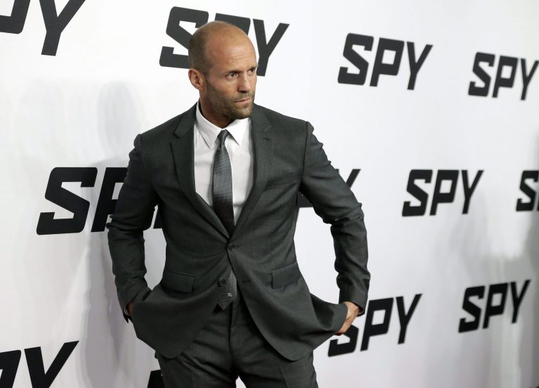 Jason Statham párja mámorítóan néz ki fehérneműben