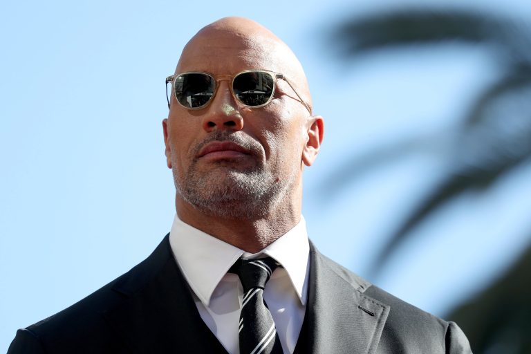 Szinte felismerhetetlenre festették Dwayne Johnson arcát a gyerekei (videó)