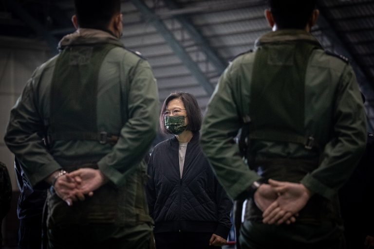 Tajvan készen áll „leadni az első lövést”, ha Kína megsérti a szuverenitását